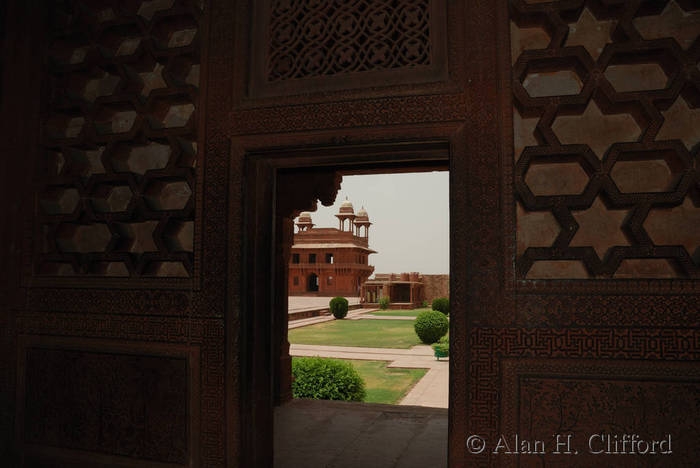 In the Turkish Sultana&rsquo;s House